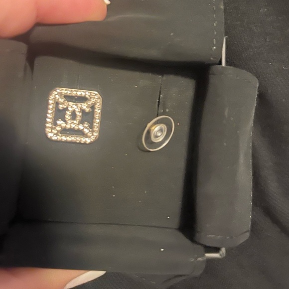 ONE rose gold chanel earring - Picture 2 of 6